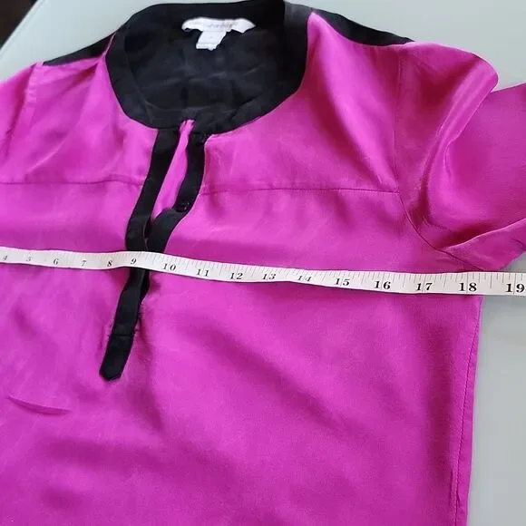 Diane Von Furstenberg Silk Blouse Size 0 Quiet Luxury - Picture 10 of 10